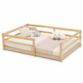 Letto per bambini in legno massello con cuscini decorativi