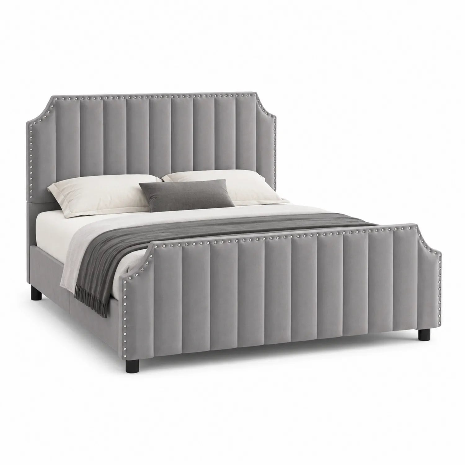 Letto in velluto grigio con testiera e pediera chiodate