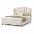 Letto matrimoniale in legno con rivestimento in tessuto beige